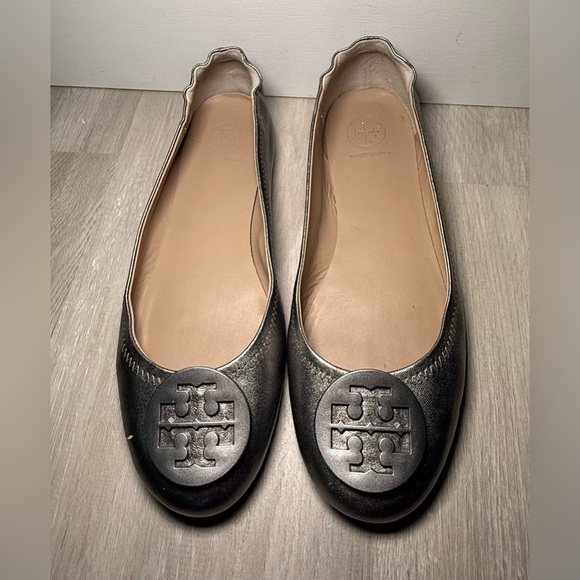 Tory Burch Minnie Metallic Silver/gray Leather Ballet Flat Women's Size 8 M - Picture 1 of 14